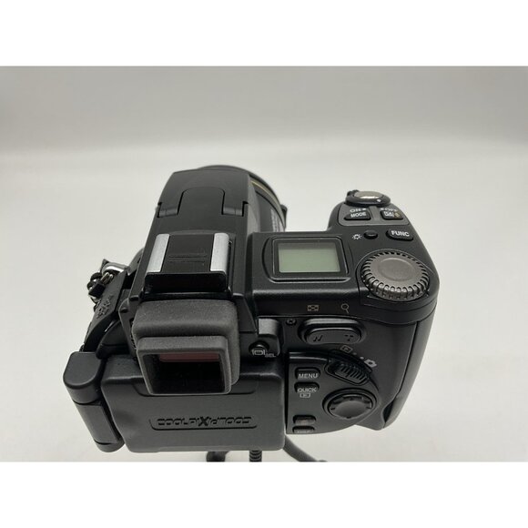 Nikon Coolpix 8700 8MP Digital Camera with 8x Optical Zoom (25515) With Charger - Picture 11 of 16